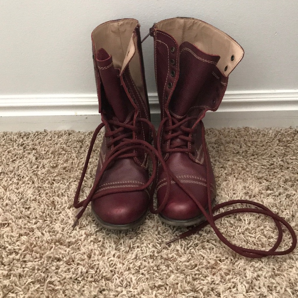 Maroon Steve Madden combat boots size 7